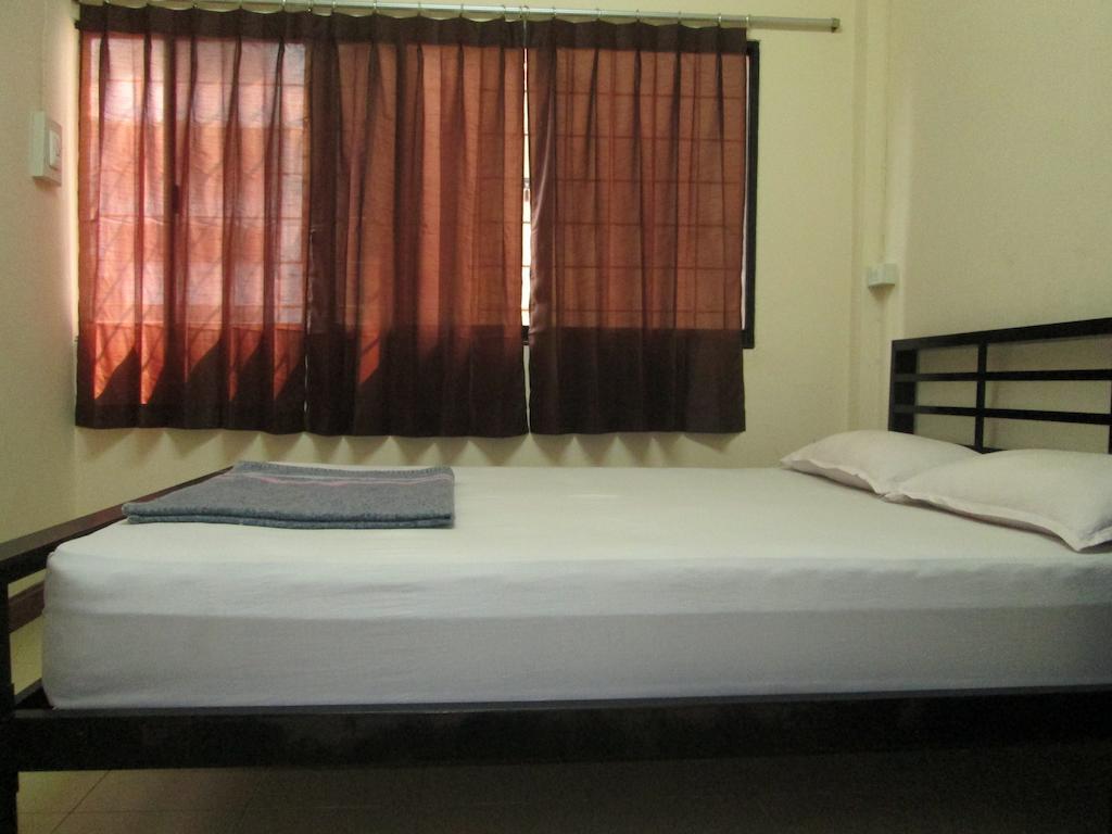 Lee House Inn Bangkok Værelse billede